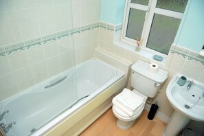 Handtücher, Seife, Toilettenpapier