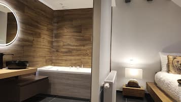 豪華頂層客房, 1 張加大雙人床及 1 張梳化床 | 1 間睡房、特厚豪華床墊、遮光窗簾/窗簾、隔音
