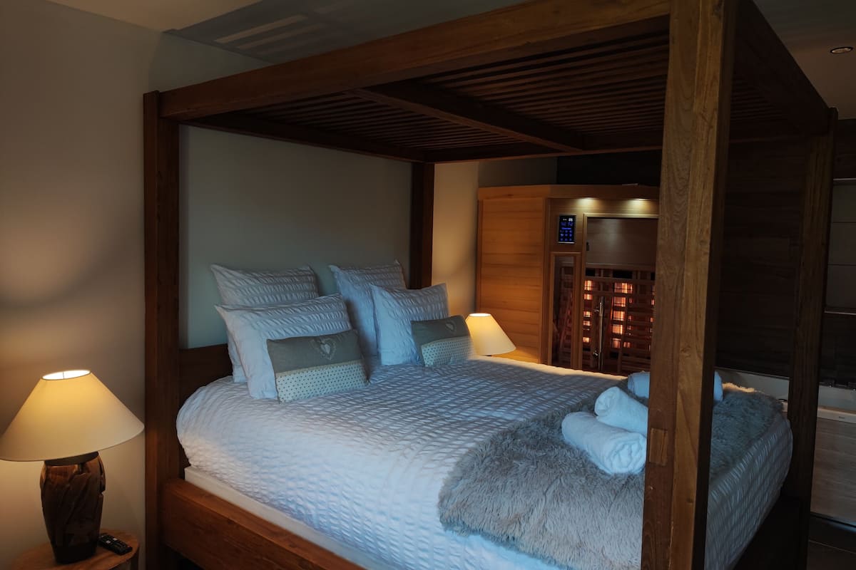 Luxury Apartment | 1 bedroom, pillowtop beds, blackout drapes, soundproofing
