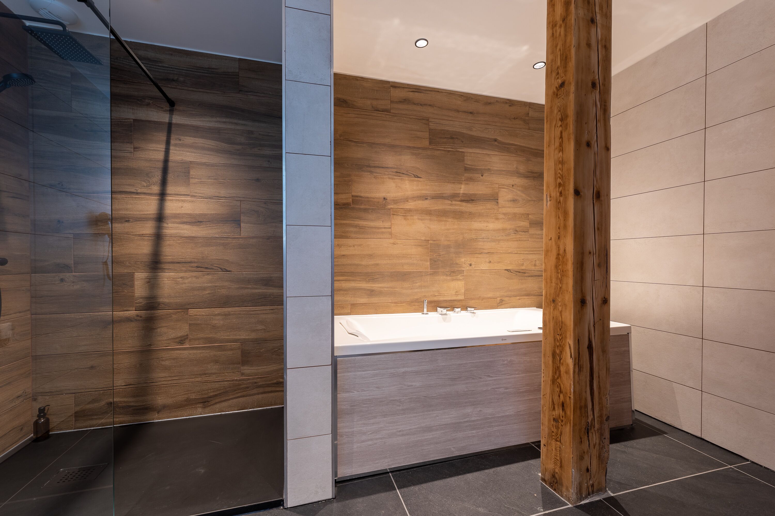 Penthouse Grand | Camas con pillow-top y decoración personalizada 