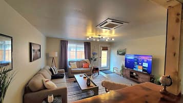 Smart-TV, Videospiele, DVD-Player, Bücher