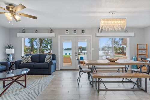 Waterfront home perfect for the whole extended family!!!