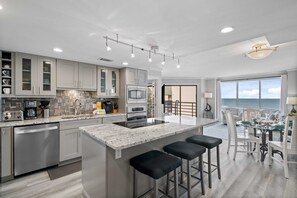 Fridge, microwave, oven, stovetop - Oceanfront and New Pools- Villamare 3524! Gorgeous views! Free Pickleball Tennis (Hilton Head Island)