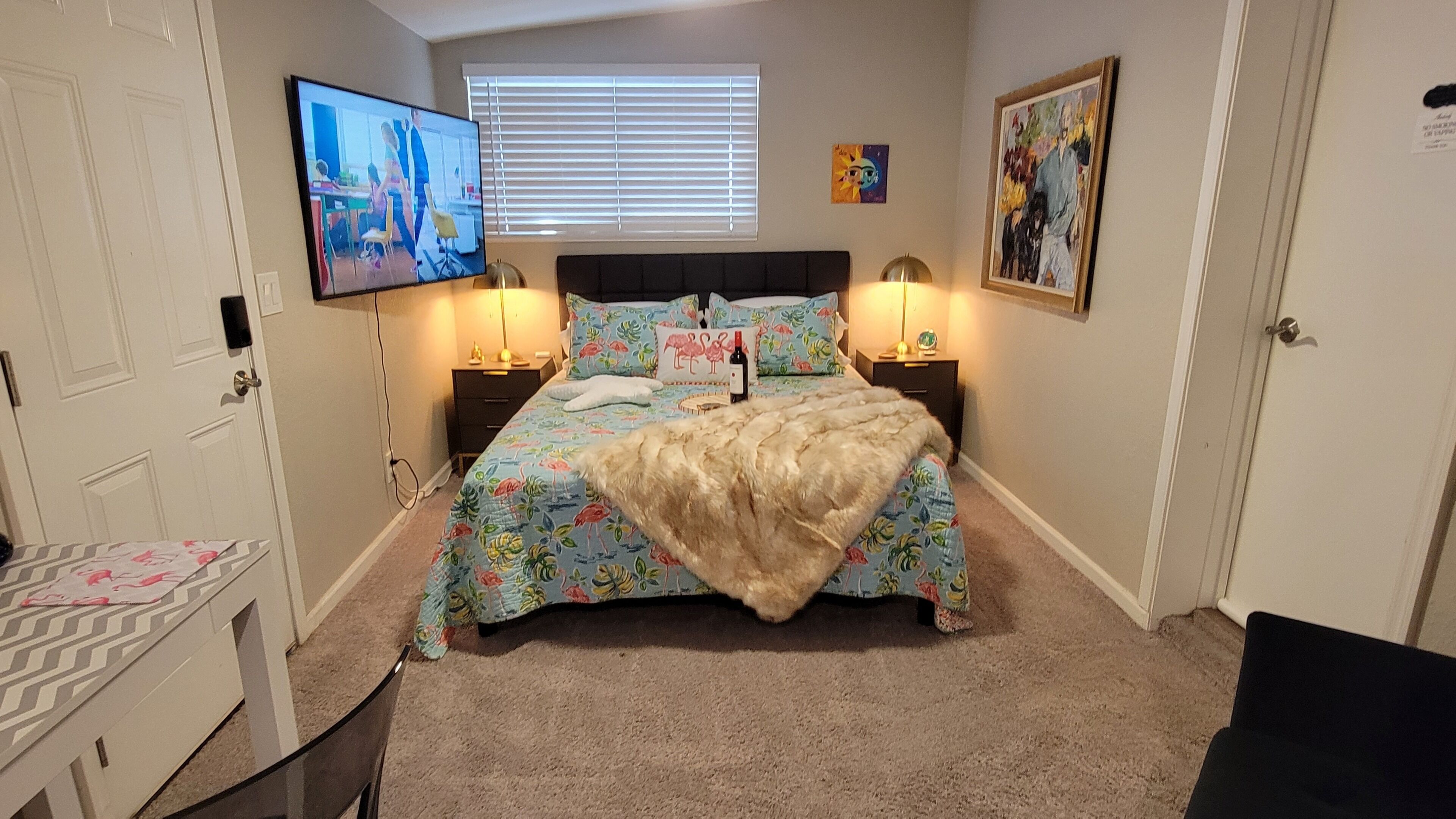 1 chambre, bureau, fer et planche à repasser, Wi-Fi gratuit
