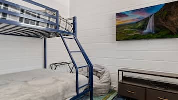 Hus | 4 sovrum, skrivbord, strykjärn/strykbräda och gratis wi-fi