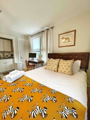 1 bedroom, desk, iron/ironing board, WiFi