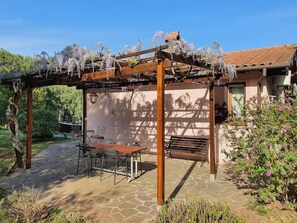Outdoor dining - ELBAdAMARE | GLICINE House (Capoliveri)