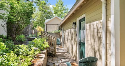 Downtown Ashland Studio - 3 blocks from the plaza!