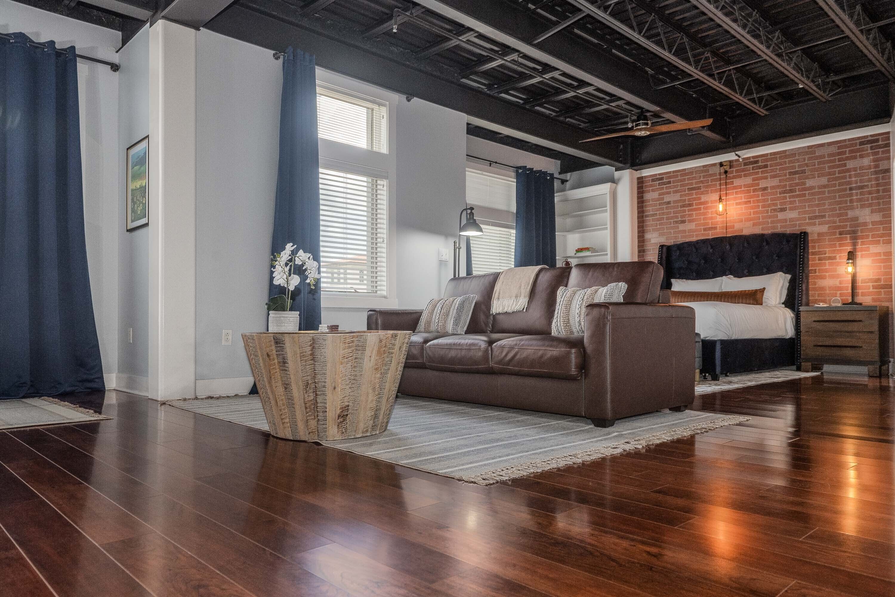 1 habitación, escritorio, tabla de planchar con plancha y wifi gratis 