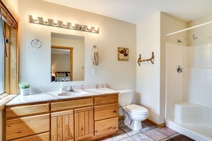 Hårføner og håndklær