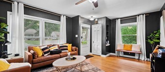 Close to Drake/Downtown - Filled With Amenities, Pet Friendly, Hot Tub, Theater!