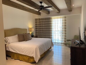 3 bedrooms, in-room safe, iron/ironing board, free WiFi