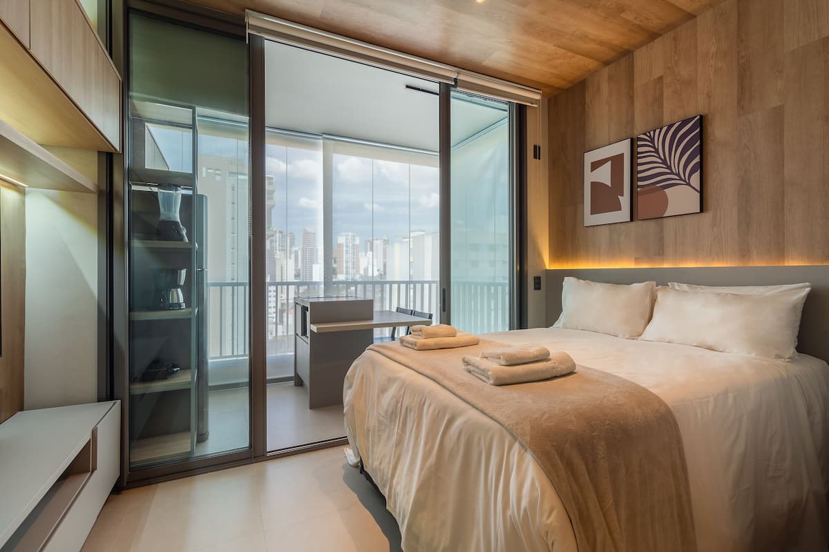 Urban Apartment 1008