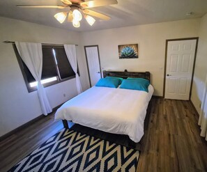 2 bedrooms, desk, free WiFi, bed sheets