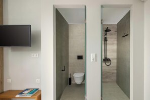 Shower, hair dryer, towels - Contemporary Villa, A/C, Private Pool & Fabulous Sea Views 15mins walk to Acharavi or Roda Beach! (Acharavi)