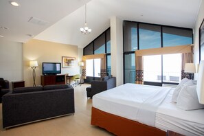 Habitación ejecutiva, para no fumadores, vista al océano | Escritorio, tabla de planchar con plancha, wifi gratis y ropa de cama 