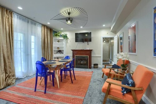 Charming Downtown Retreat Steps from Capitol Bldg