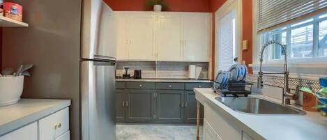 Frigorífic, microones i cafetera i tetera