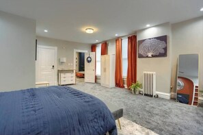 2 slaapkamers, een strijkplank/strijkijzer, wifi, beddengoed
