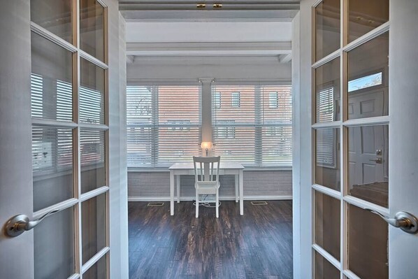 Interior - Suites on Seneca - Lovely 2 Bed/1 Bath Apartment (Harrisburg)