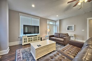 TV, offices - Suites on Seneca - Lovely 2 Bed/1 Bath Apartment (Harrisburg)