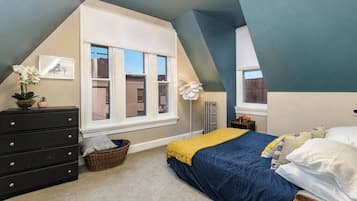 2 bedrooms, iron/ironing board, WiFi
