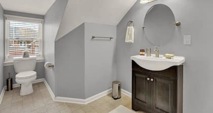 Suites on Seneca - Gorgeous One Bedroom Apartment
