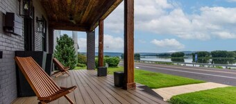 Sunset Stay at 608 Su