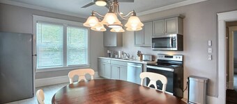 Suites on Seneca - Beautiful 1 Bedroom Apartment