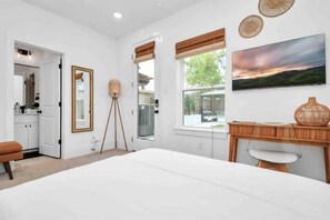 3 bedrooms, desk, soundproofing, iron/ironing board