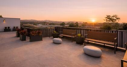 Los Angeles Grand Suites • Free Reserved Parking