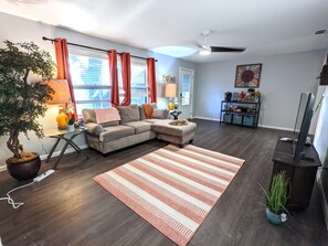 TV - Huge backyard, king beds in 2 rooms, close to Cobb Park and hospitals (Abilene)