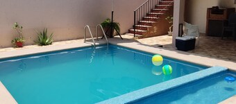 Amplia Casa Familiar con Alberca Cerca de la Playa