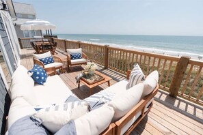 Property grounds - Brand New Oceanfront North Topsail Beach, Private Pool, Hot Tub, and Elevator! (North Topsail Beach)