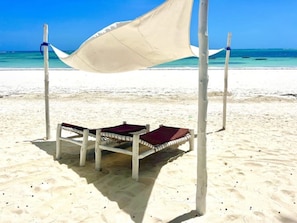 Camastros y toallas de playa 