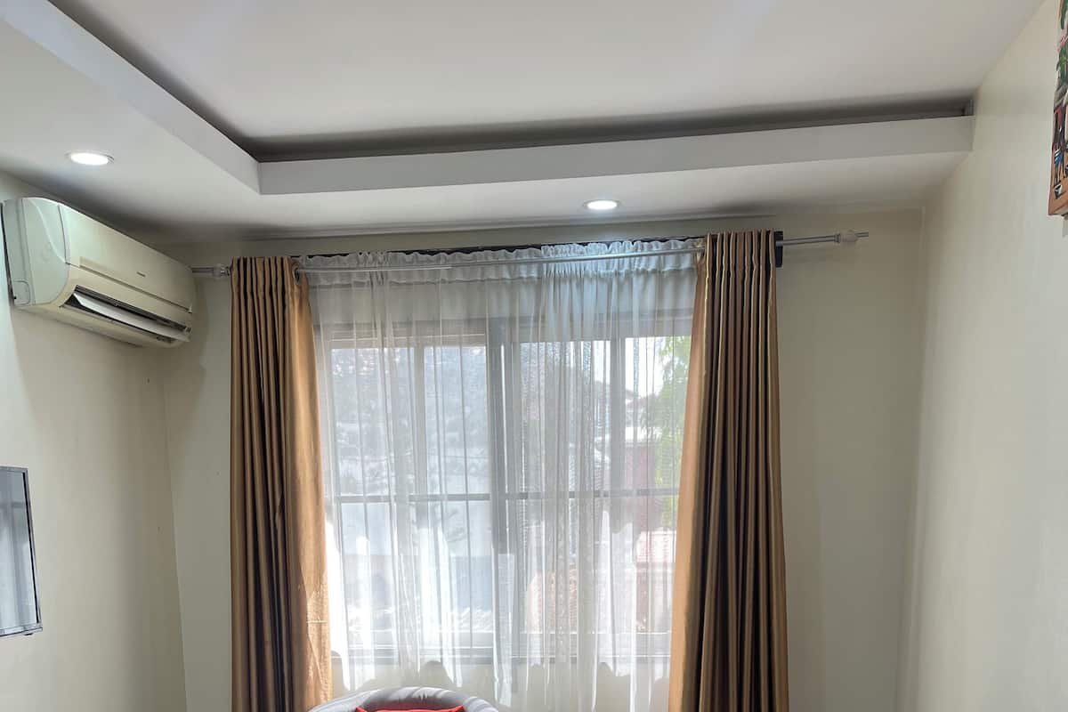 Comfort Apartment, 1 Bedroom | Living area | 1-inch TV with cable channels