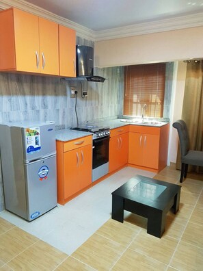 Deluxe Apartment, 1 Bedroom | Private kitchen - Hillside Gardens (Lagos)
