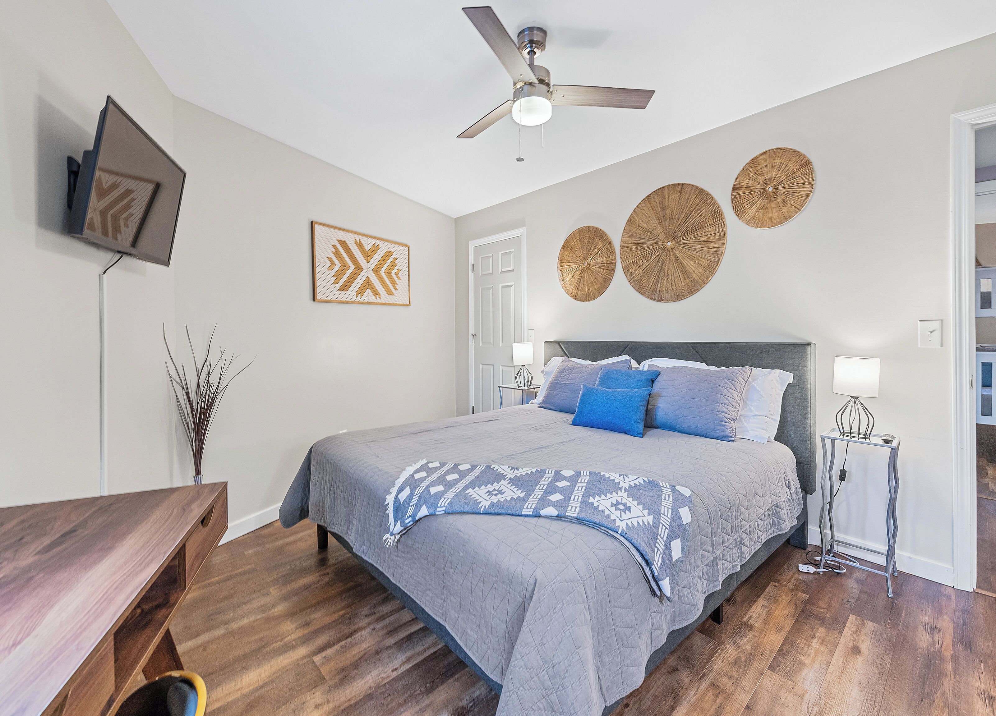 2 bedrooms, desk, iron/ironing board, free WiFi