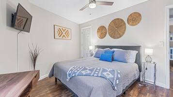 2 bedrooms, desk, iron/ironing board, free WiFi