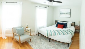 4 camere, una cassaforte in camera, una scrivania, ferro/asse da stiro