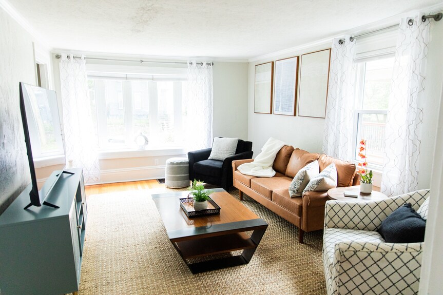 Serenity In South Wedge: Desirable Walking Community Meets Vibrant Tranquillity! - Greece, NY