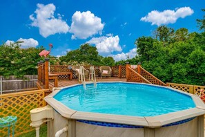 Outdoor pool - La Casita~Pool, Patio, Pacman!<br> (Euless)