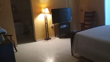4 bedrooms, individually decorated, desk, bed sheets