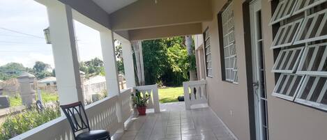 Comfort huis, 4 slaapkamers, uitzicht op gebergte | Terras