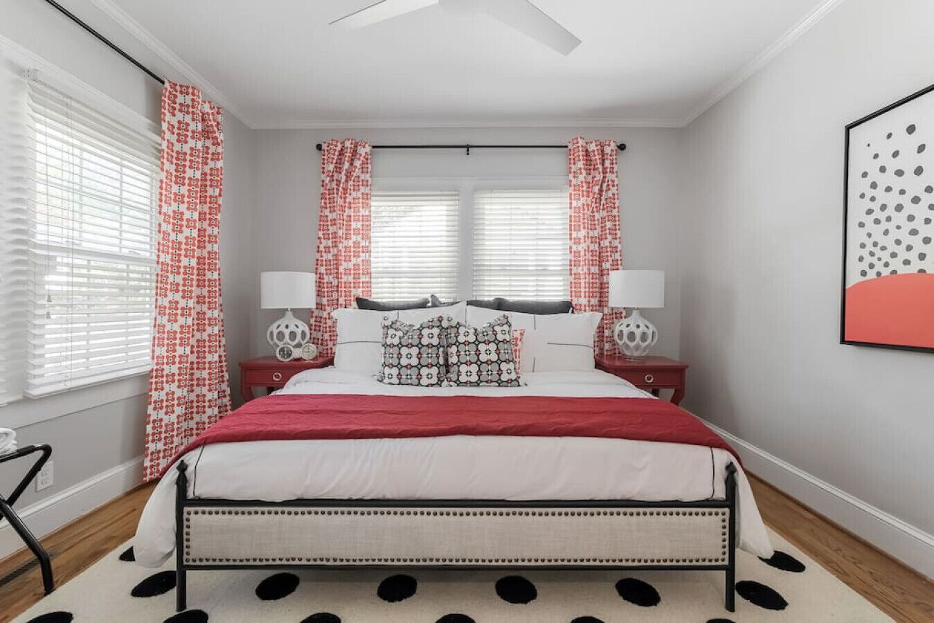 4 bedrooms, desk, iron/ironing board, WiFi