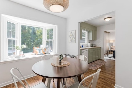 Dining. Stylish Elon Retreat: Walk to Campus & Patio Relaxation