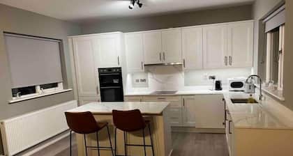 Entire VIP House with Park View <3 Bedrooms> 15 mins from Duplin Airport