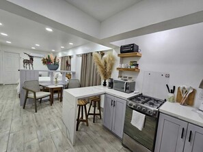 行政开间, 1 间卧室, 海景 | 私人厨房 | 大冰箱、微波炉、搅拌机、烤盘