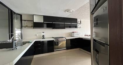 Beautiful and spacing house with excellent location(pets are allowed)