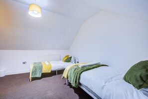 3 soverom, strykejern/-brett, wi-fi og sengetøy